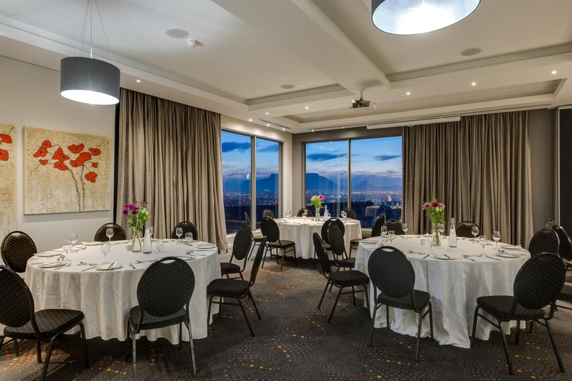 Protea Hotel By Marriott Cape Town Tyger Valley Bellville Exterior foto